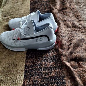 UA Men's Size 9.5 Shoes